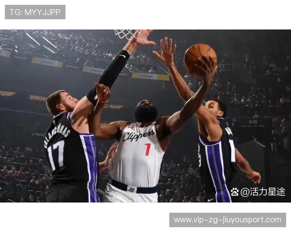 哈登妙传助攻内切，76人半场取得主动